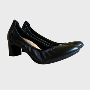 Clarks Women's Neiley Pearl Slip-On Pumps Heels Size 10 Black Leather Shoes